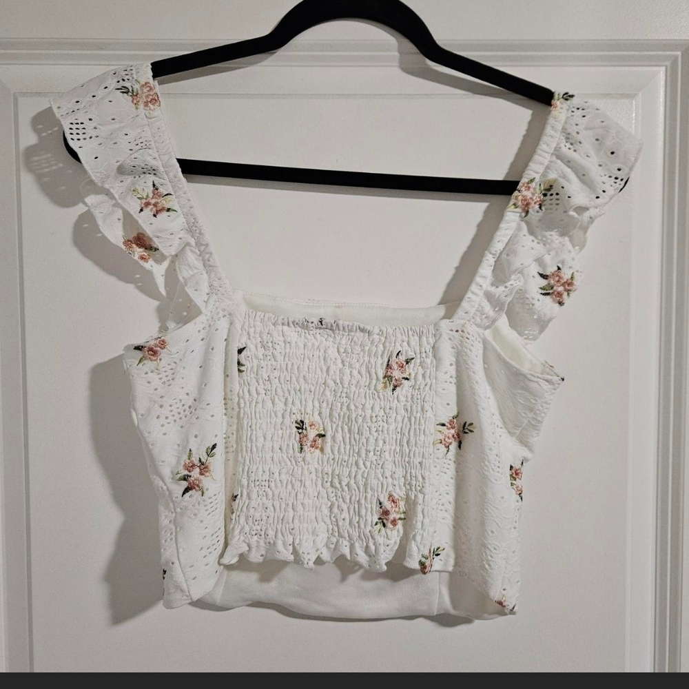 Elegant Floral Ruffle Sleeve Blouse - Picture 4 of 5